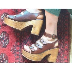 Bed Stu wooden Heels,these fit like a sz 6 IMO